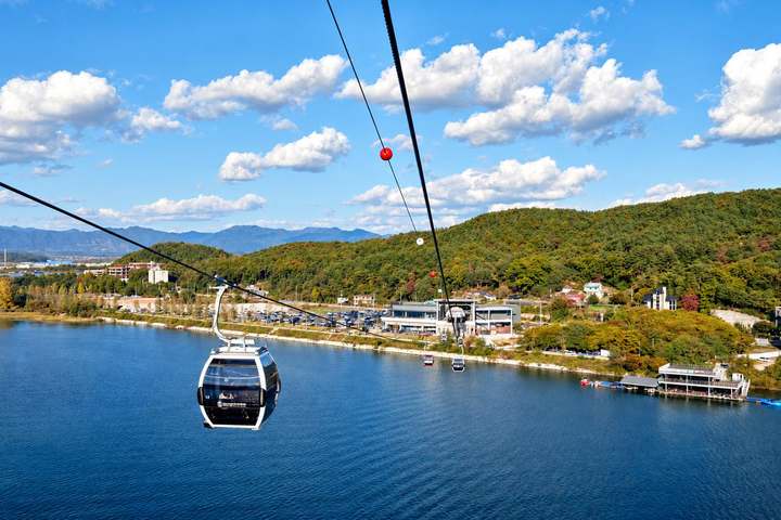 三岳山湖水缆车横跨衣岩湖的加平周边实景